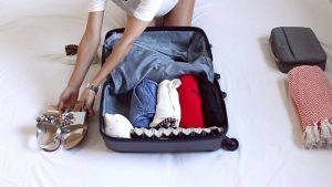 mang theo các dụng cụ thiết yếu khi đi phượt