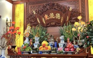 một số lưu ý khi trang trí bàn thờ gia tiên