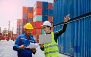 Sử dụng dịch vụ kiểm đếm và bảo hiểm hàng hóa nếu cần